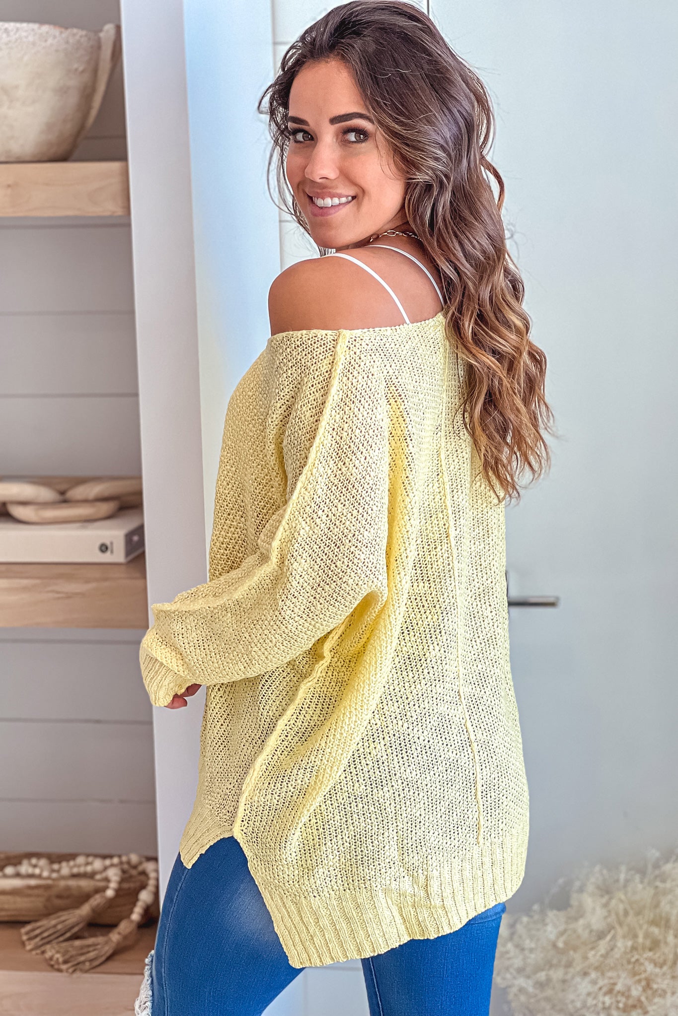 Stylish Women's Mellon V-Neck Long-Sleeved Knit Top for Fashionable Outfits