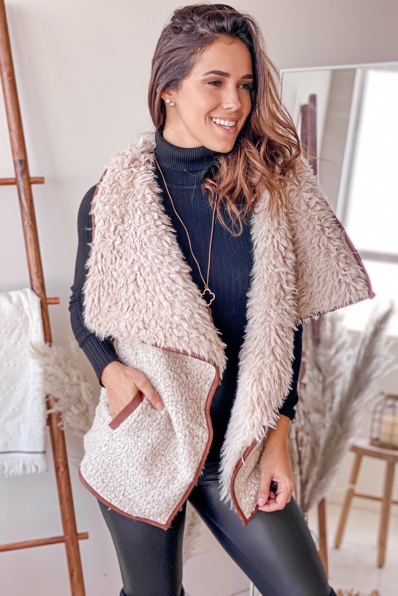 Stylish Cream Colored Faux Fur Vest for Women with Functional Pockets