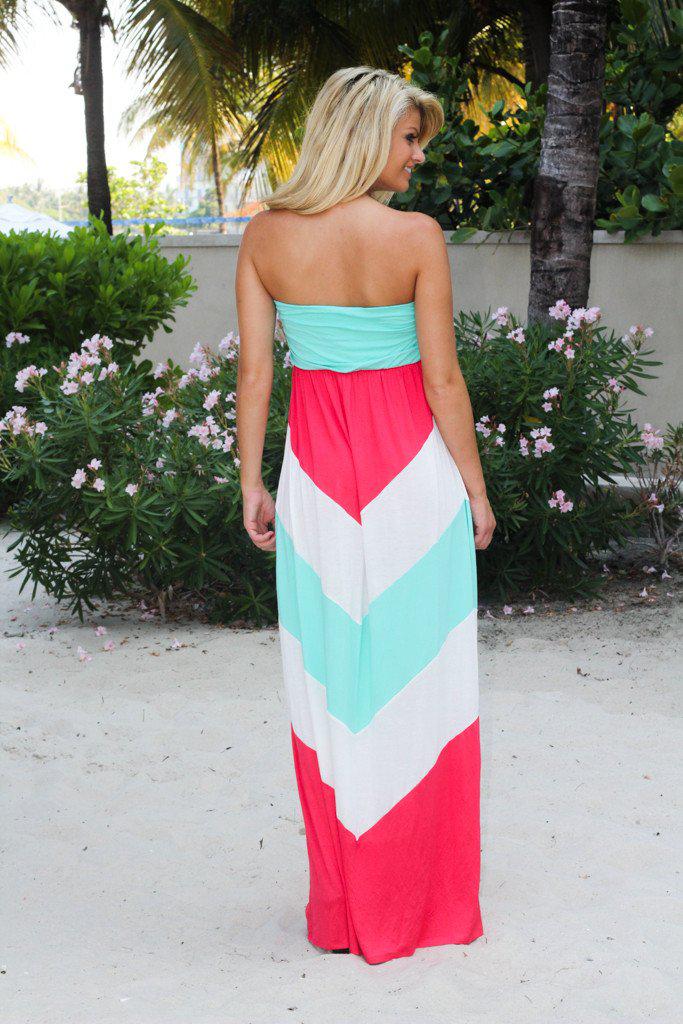 Stylish Mint and Coral Chevron Patterned Women's Maxi Dress for Fashionable Outings