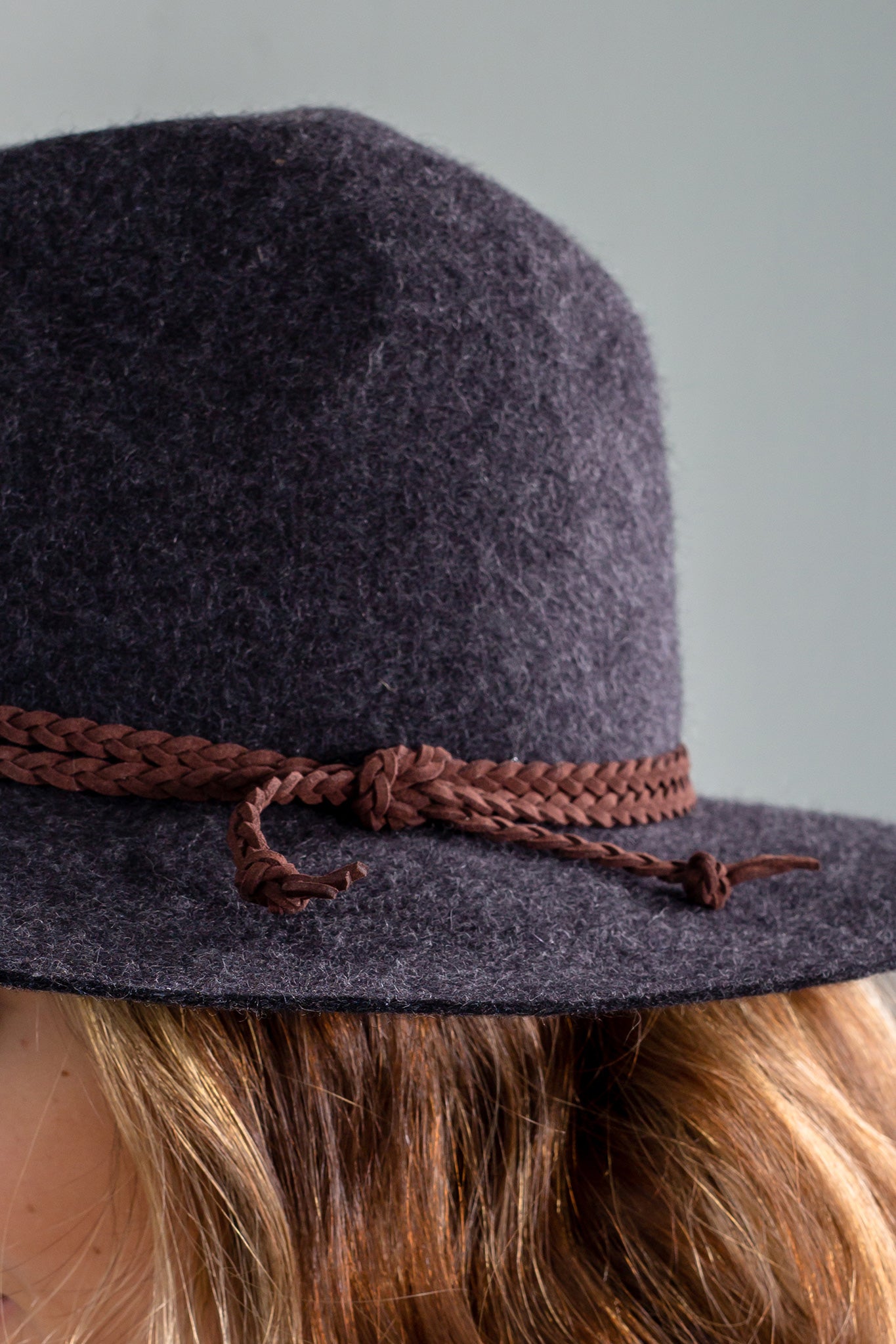 Stylish Fall Charcoal-Colored Wool Fashion Hat